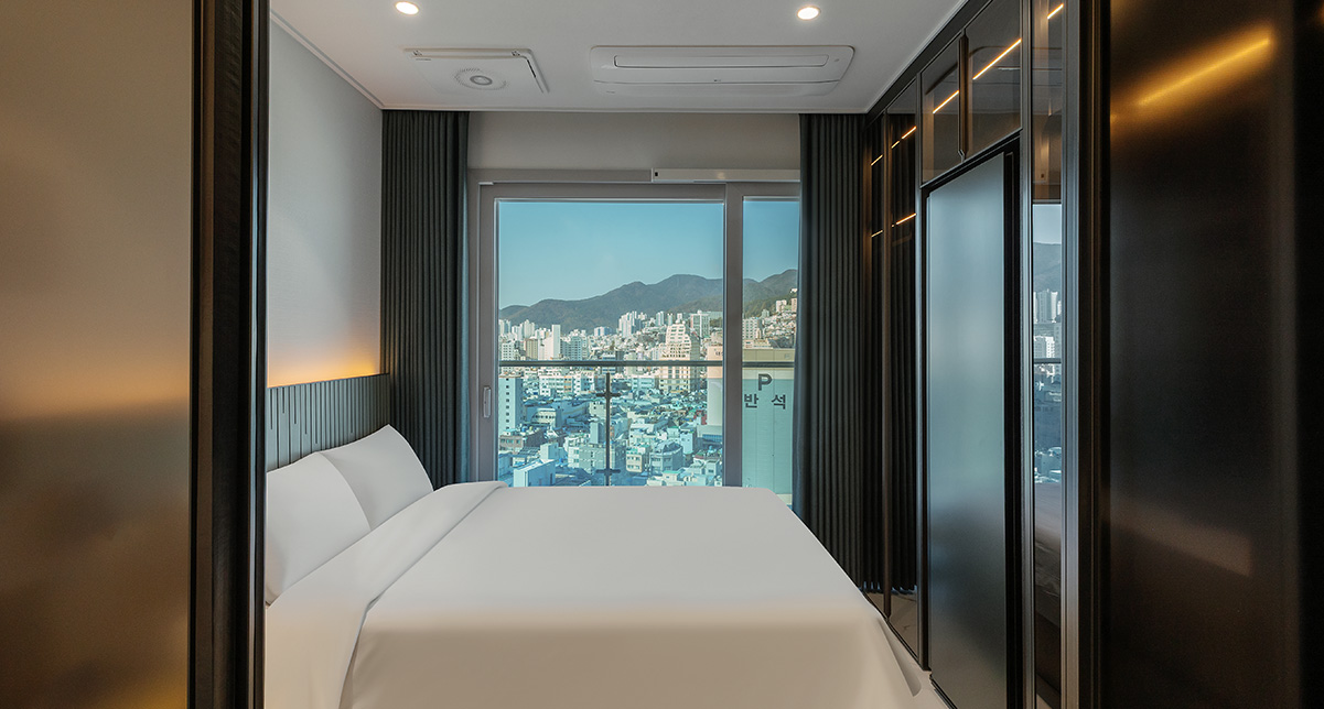 Terrace Deluxe Family Twin